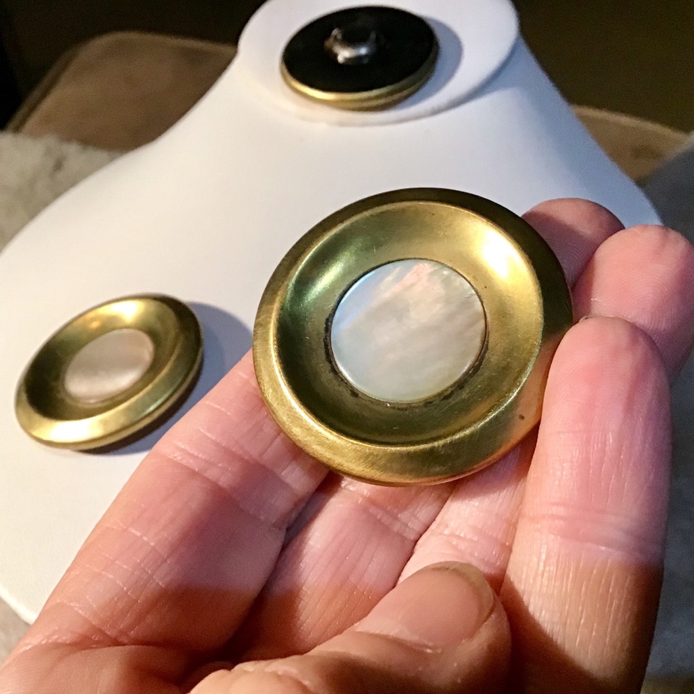 🌺Large Vintage Brass/Mother of Pearl Buttons